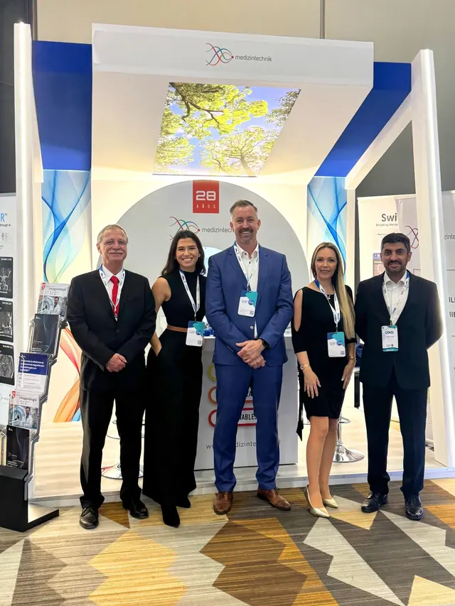Equipo de Medizintechnik en su stand del Congreso Chileno de Radiología